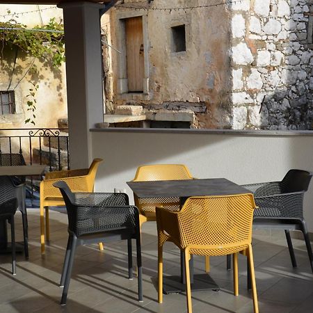 Crnice Apartmaji Tanto Malovse מראה חיצוני תמונה
