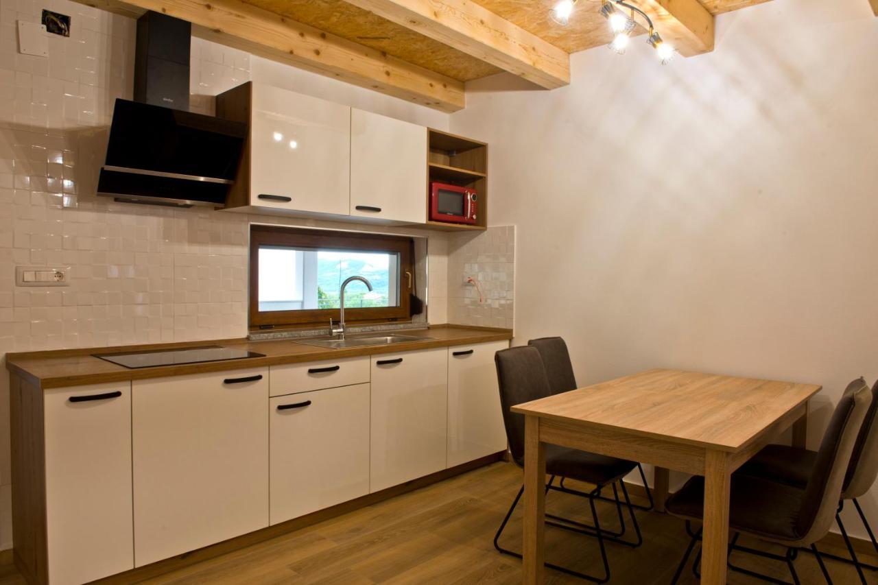 Crnice Apartmaji Tanto Malovse מראה חיצוני תמונה