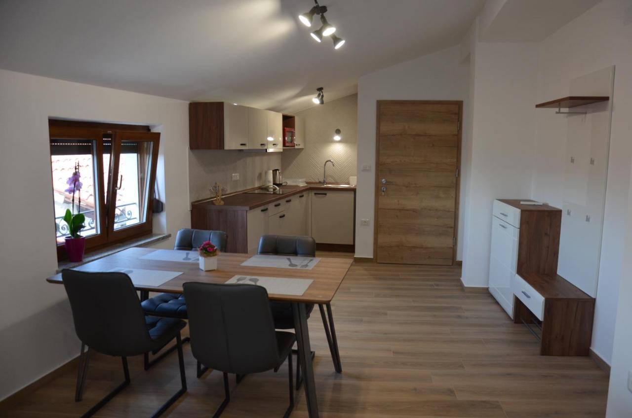 Crnice Apartmaji Tanto Malovse מראה חיצוני תמונה