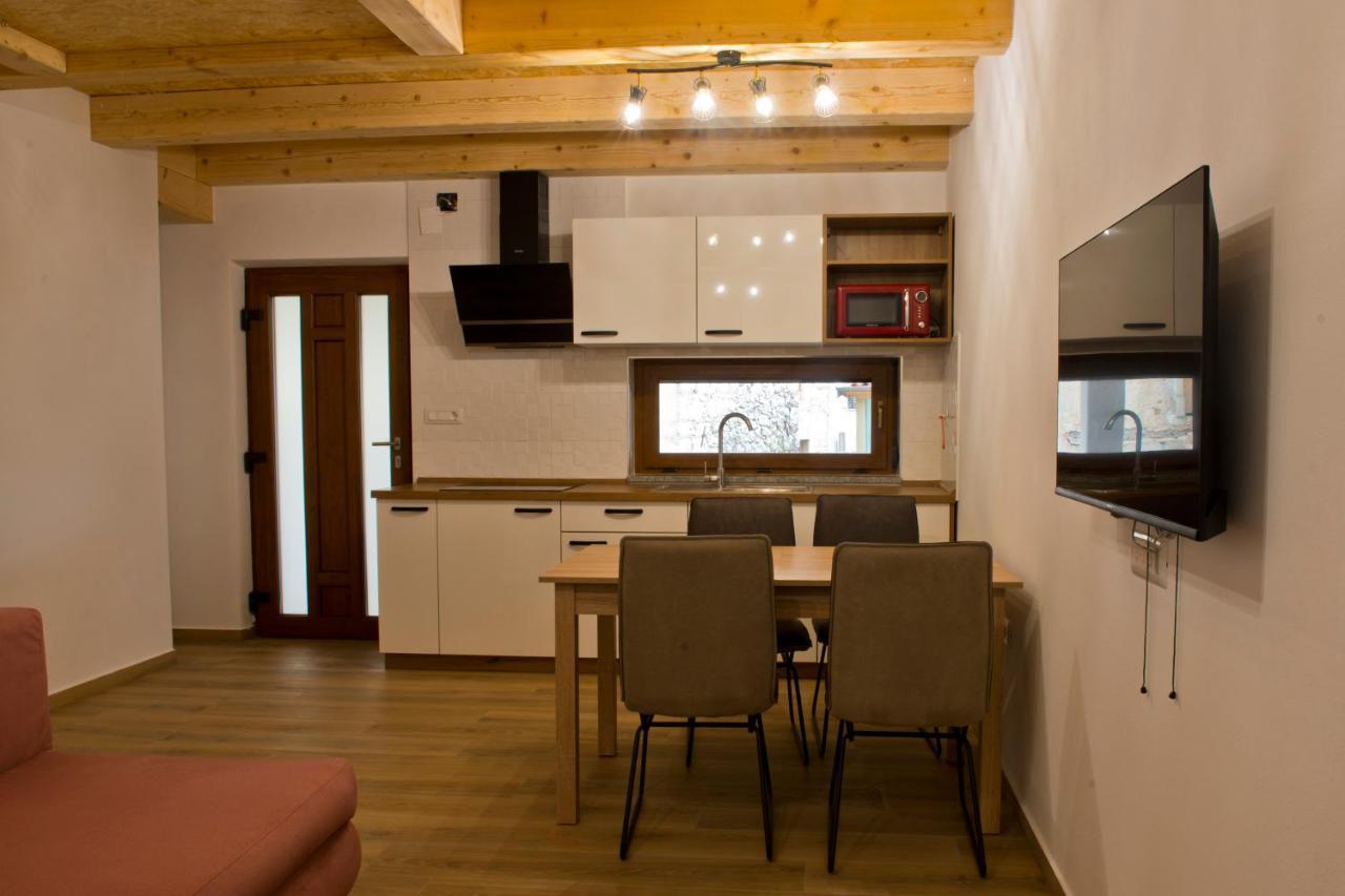 Crnice Apartmaji Tanto Malovse מראה חיצוני תמונה