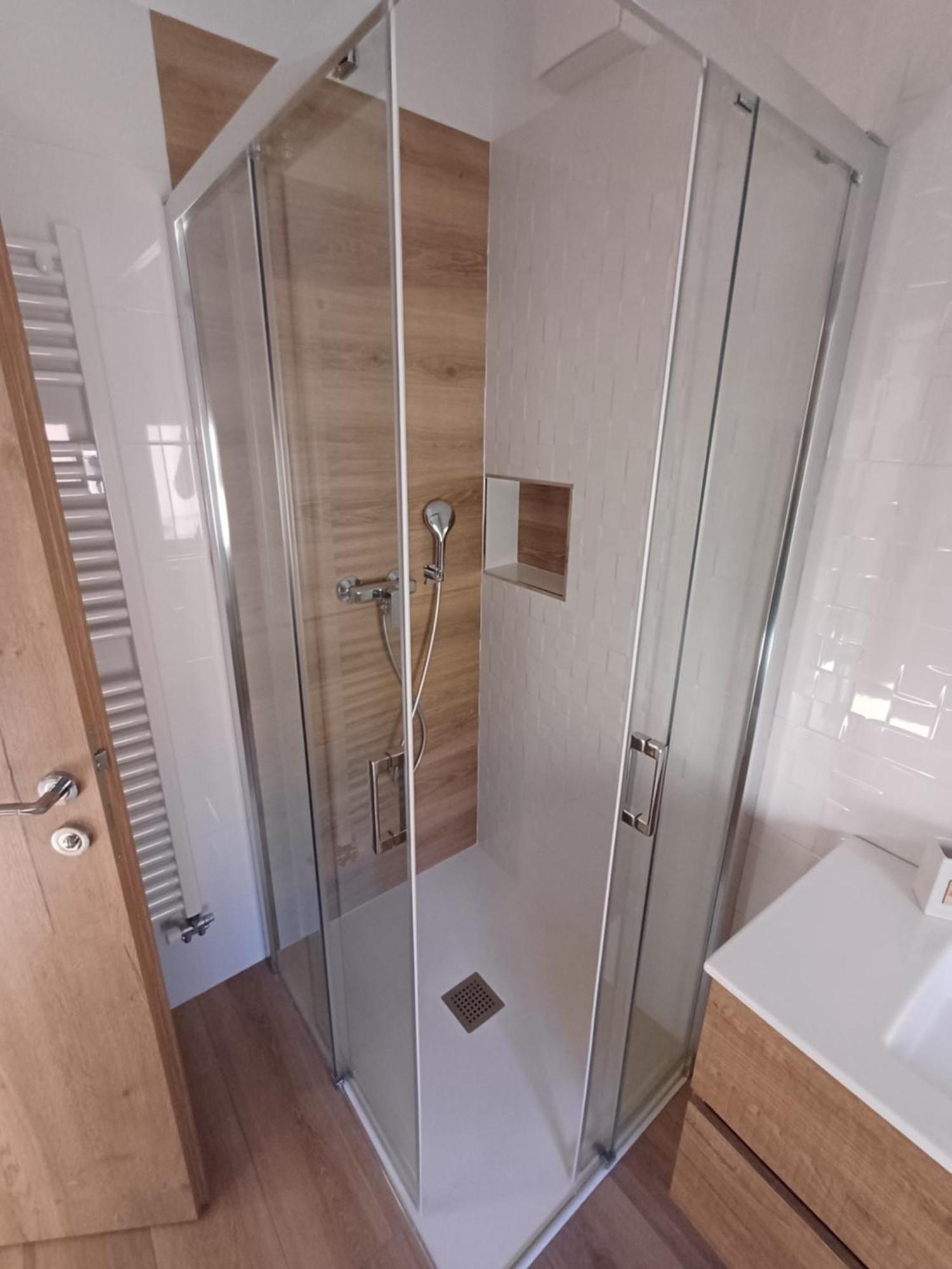 Crnice Apartmaji Tanto Malovse מראה חיצוני תמונה