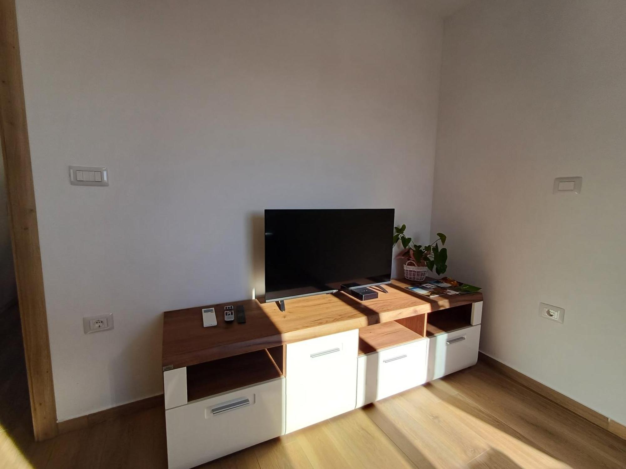 Crnice Apartmaji Tanto Malovse מראה חיצוני תמונה